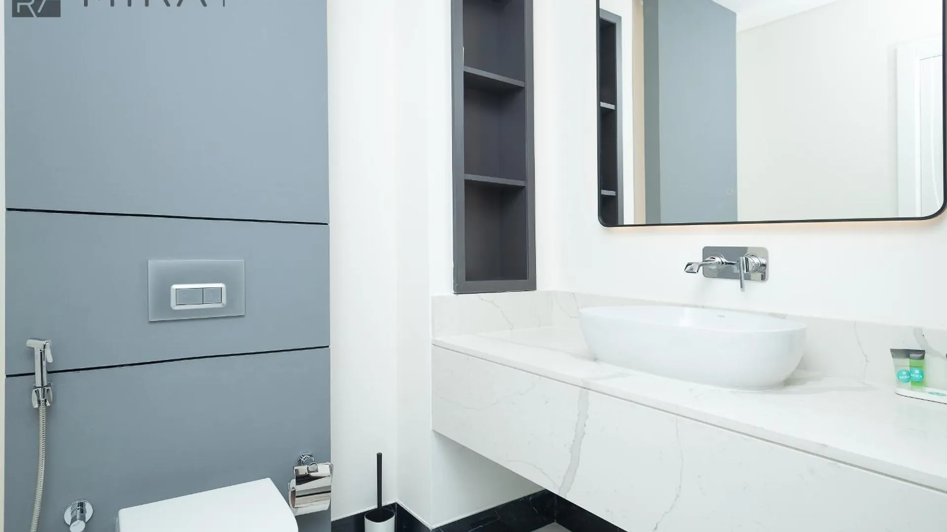 Mira Holiday Homes - Beautiful 2 Bedroom With Canal View In Business Bay Dubai United Arab Emirates