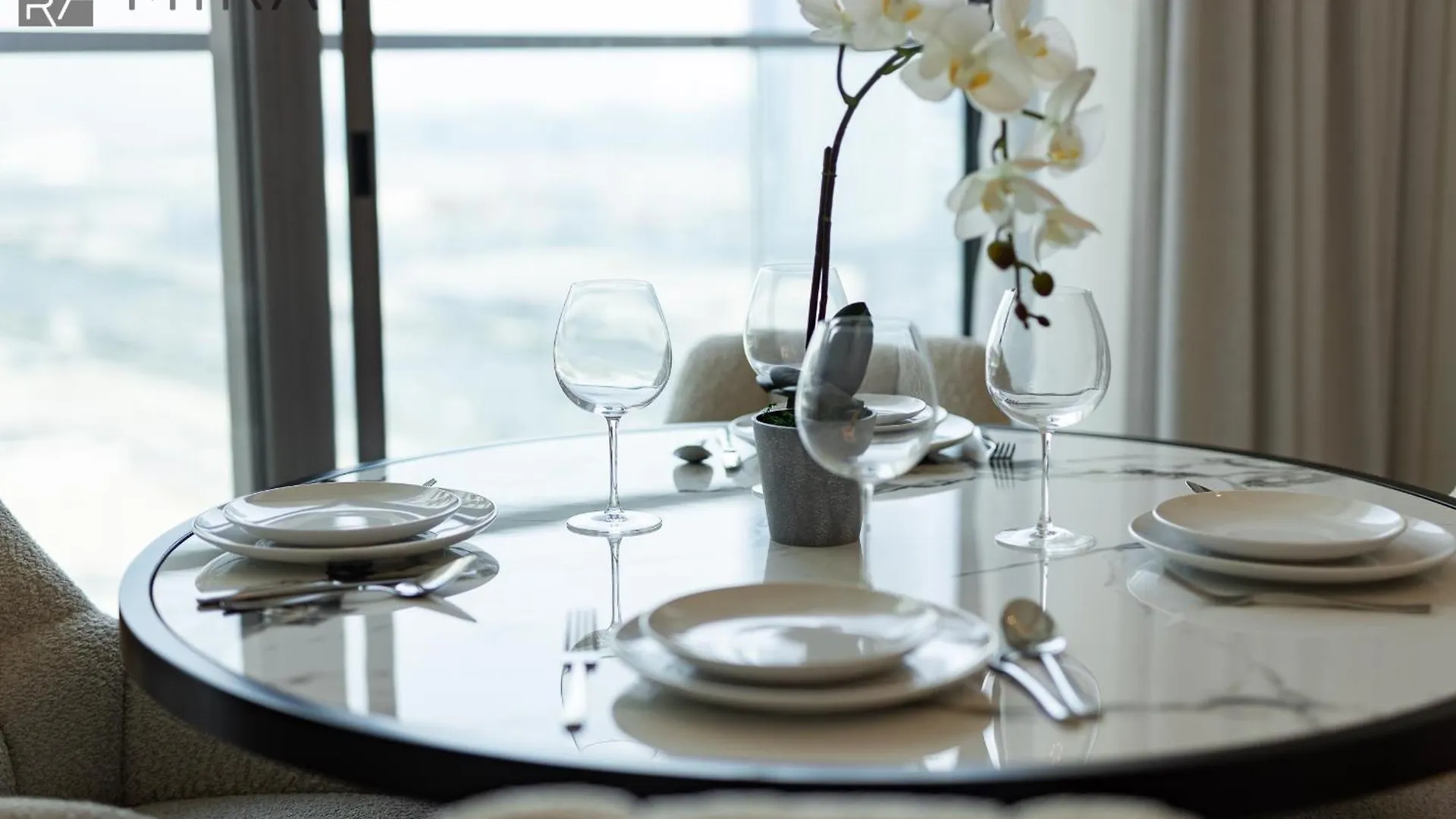 Apartment Mira Holiday Homes - Beautiful 2 Bedroom With Canal View In Business Bay Dubai