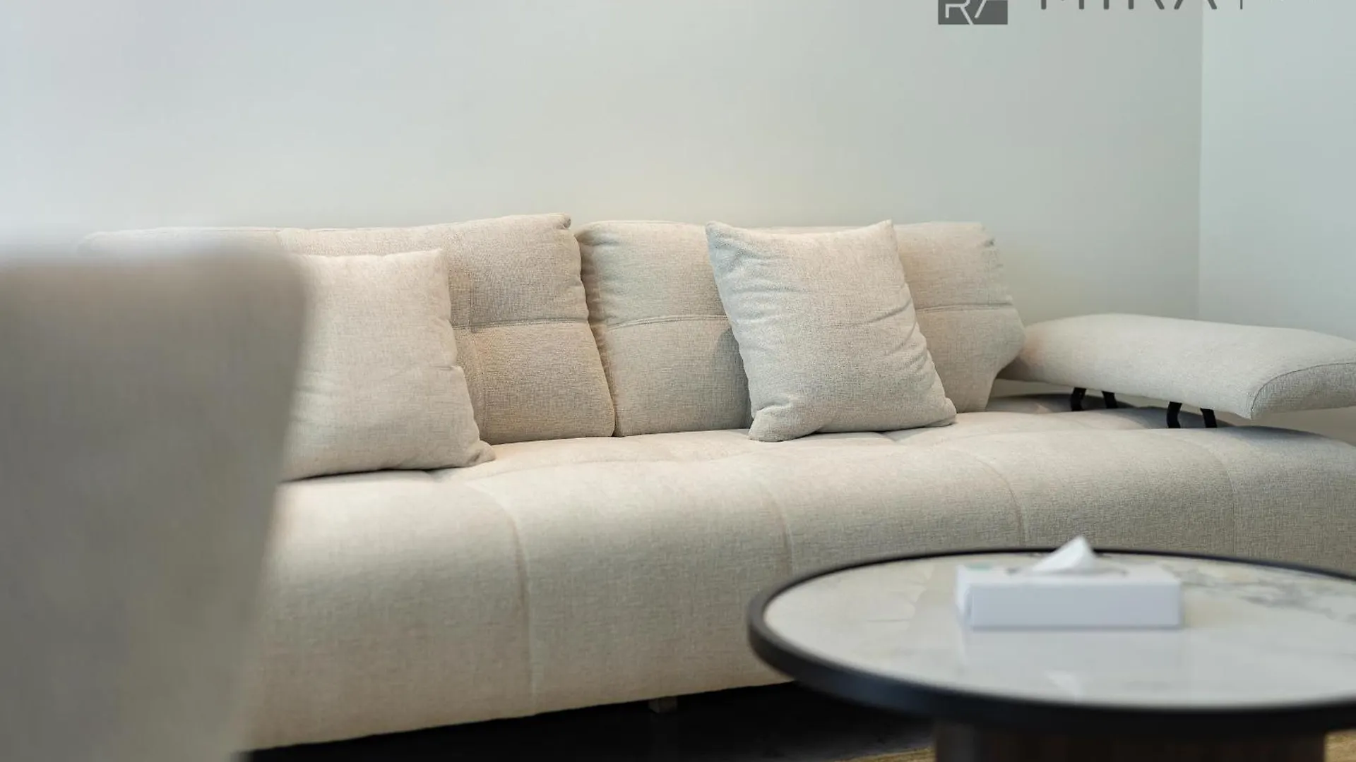 Mira Holiday Homes - Beautiful 2 Bedroom With Canal View In Business Bay Dubai Apartment