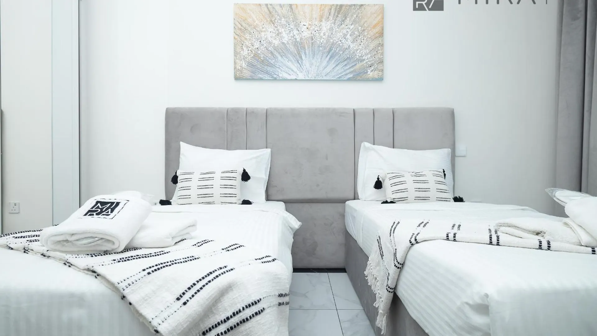 Apartment Mira Holiday Homes - Beautiful 2 Bedroom With Canal View In Business Bay Dubai